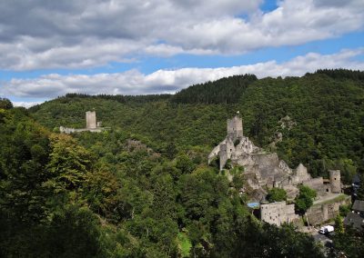 Manderscheider Burgen mit Unter- und Oberburg